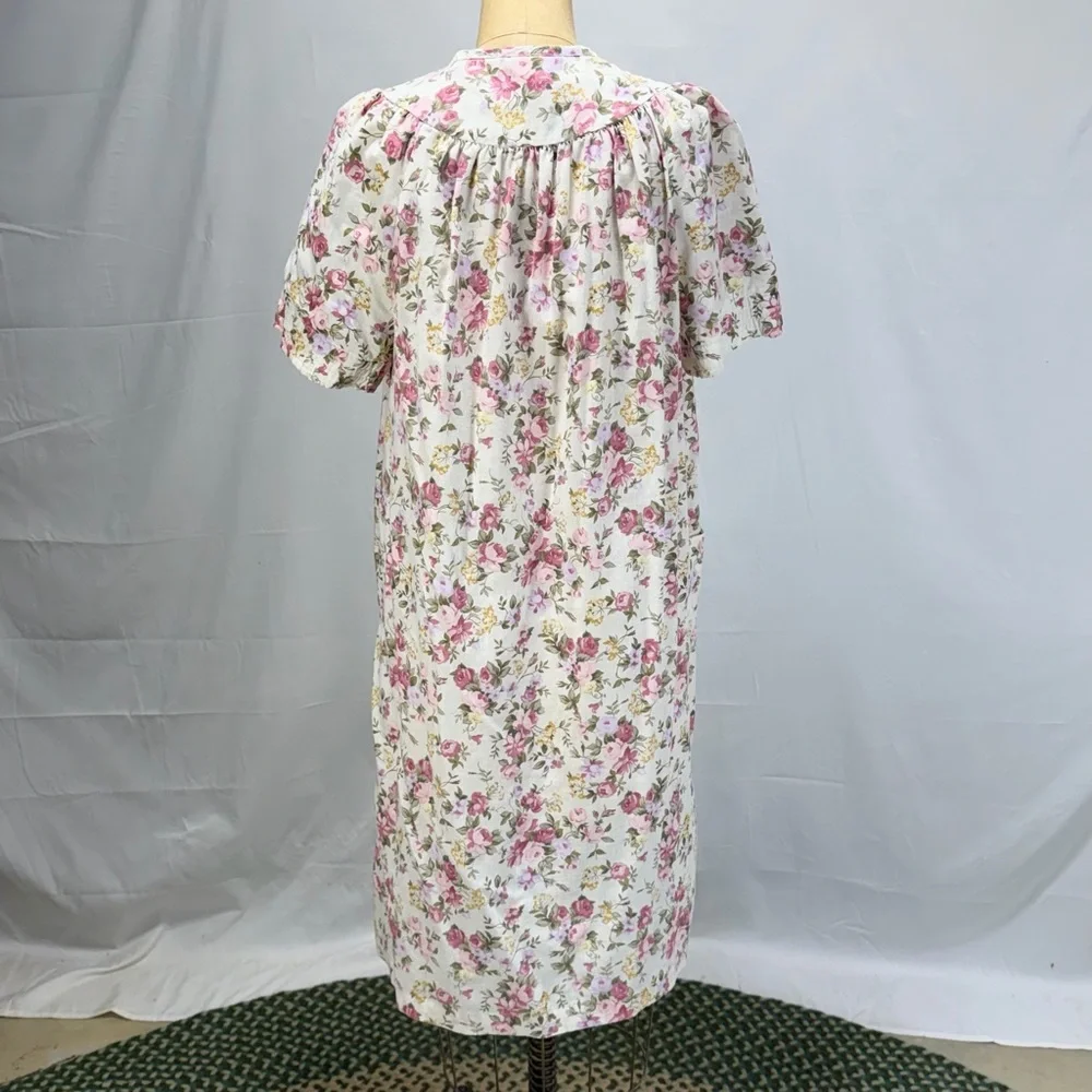 Vintage loungewear house